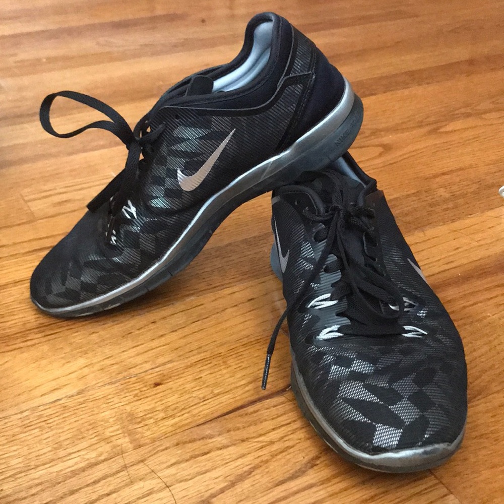 EUC Nike Free 5.0 size 7